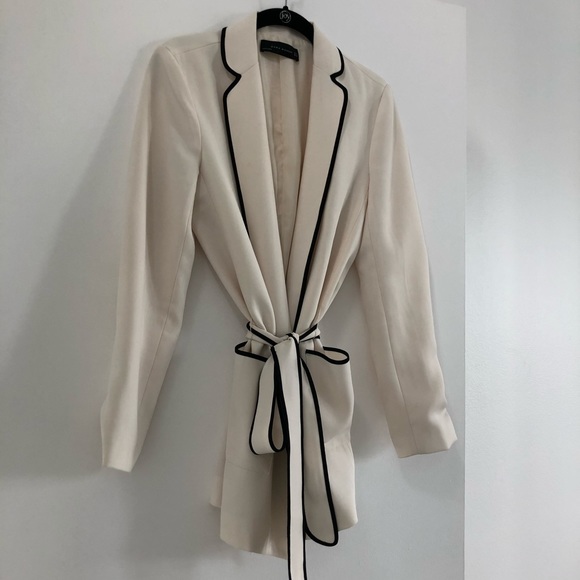 Cream Wrap Blazer w Black Contrast Piping Pajama - Picture 5 of 6